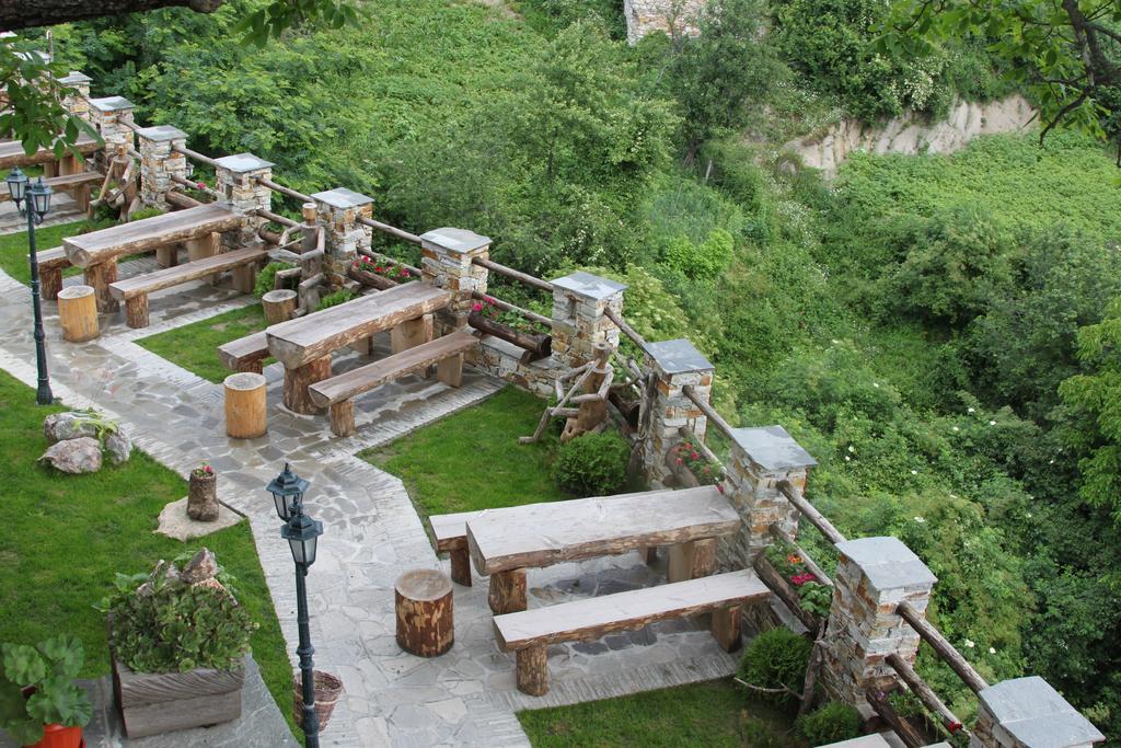 Hotel Шапкова Къща Delchevo Esterno foto